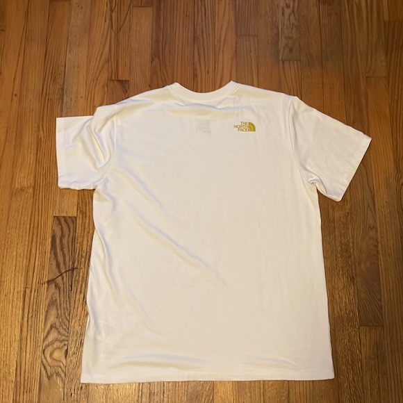 white the north face tshirt - Picture 2 of 3